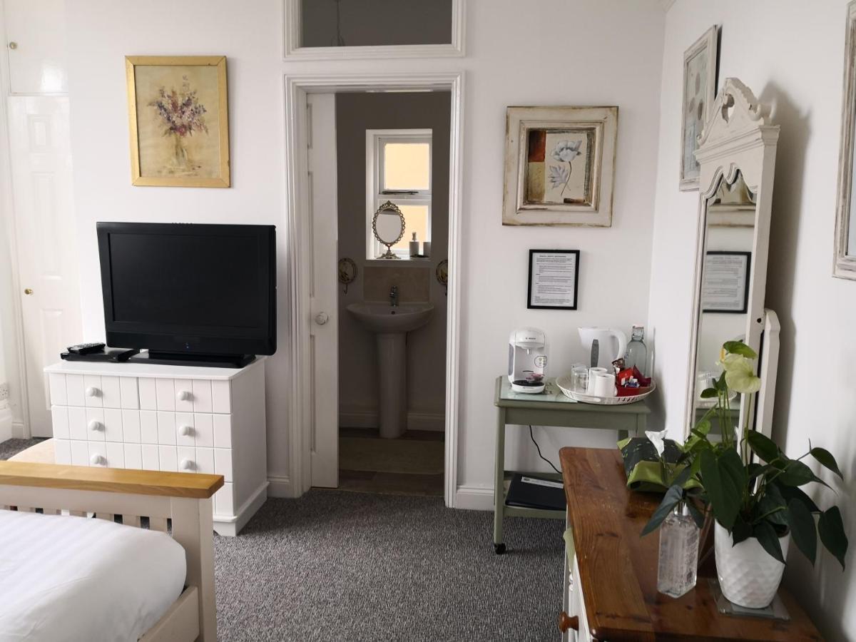 Sunset Guest House 亨斯坦顿 外观 照片 A room at the hotel