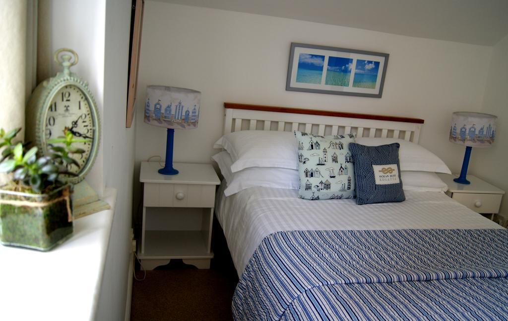 Sunset Guest House 亨斯坦顿 外观 照片 The bedroom at The Old Post Office