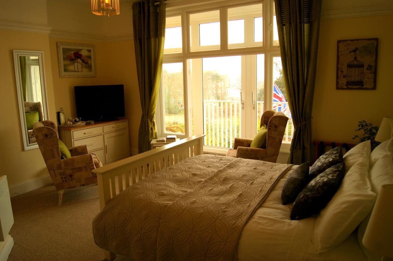 Sunset Guest House 亨斯坦顿 外观 照片 A bedroom at the hotel