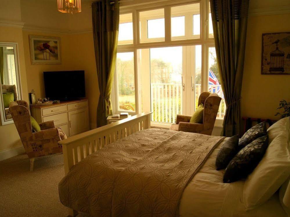 Sunset Guest House 亨斯坦顿 外观 照片 A bedroom at the hotel